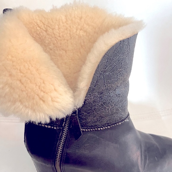 UGG/Koolaburra black leather boots with sheepskin. Size 9 great.. - Picture 5 of 13